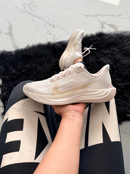 Nike Shoes - Nike Pegasus Plus